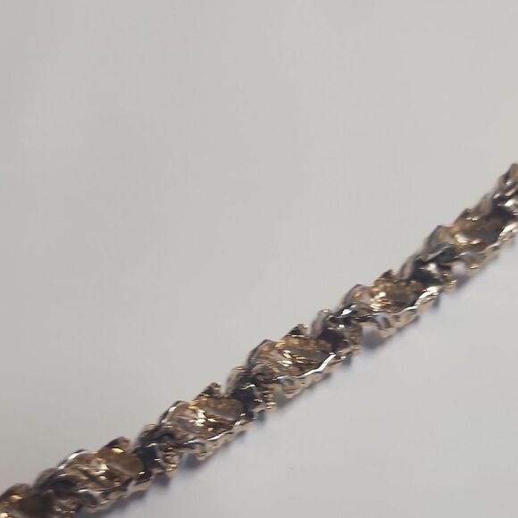 Vintage Soft Gold Tone Bracelet - Picture 5 of 11